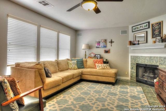 15723 Knollcliff - Photo 3 of 24