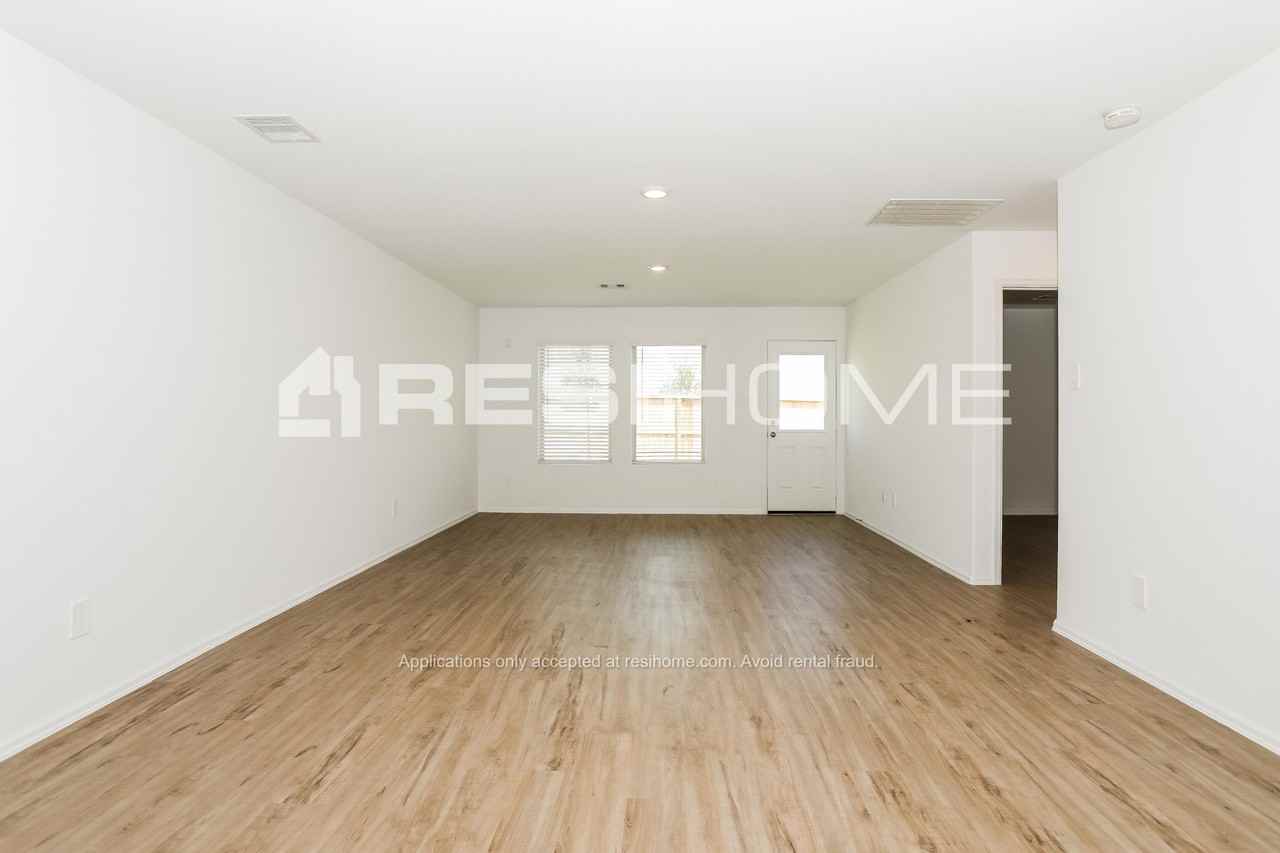 451 Jewett Meadow Dr - Photo 3 of 22