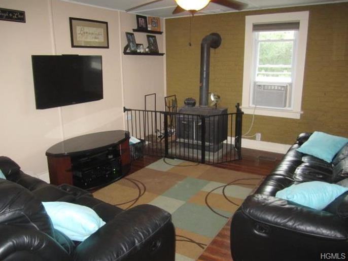 2011 William Kirby Dr - Photo 2 of 13