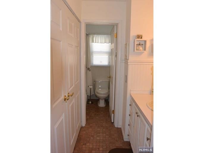 382 Mayer Ct - Photo 3 of 8