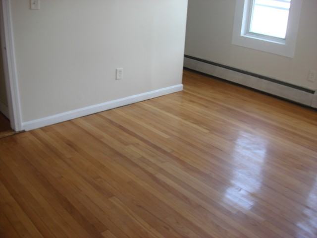 107 School St - Photo 3 of 4