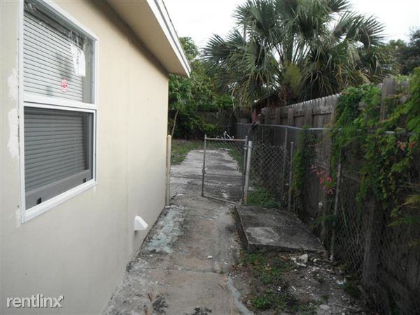 1725 Lavue Ave - Photo 3 of 20