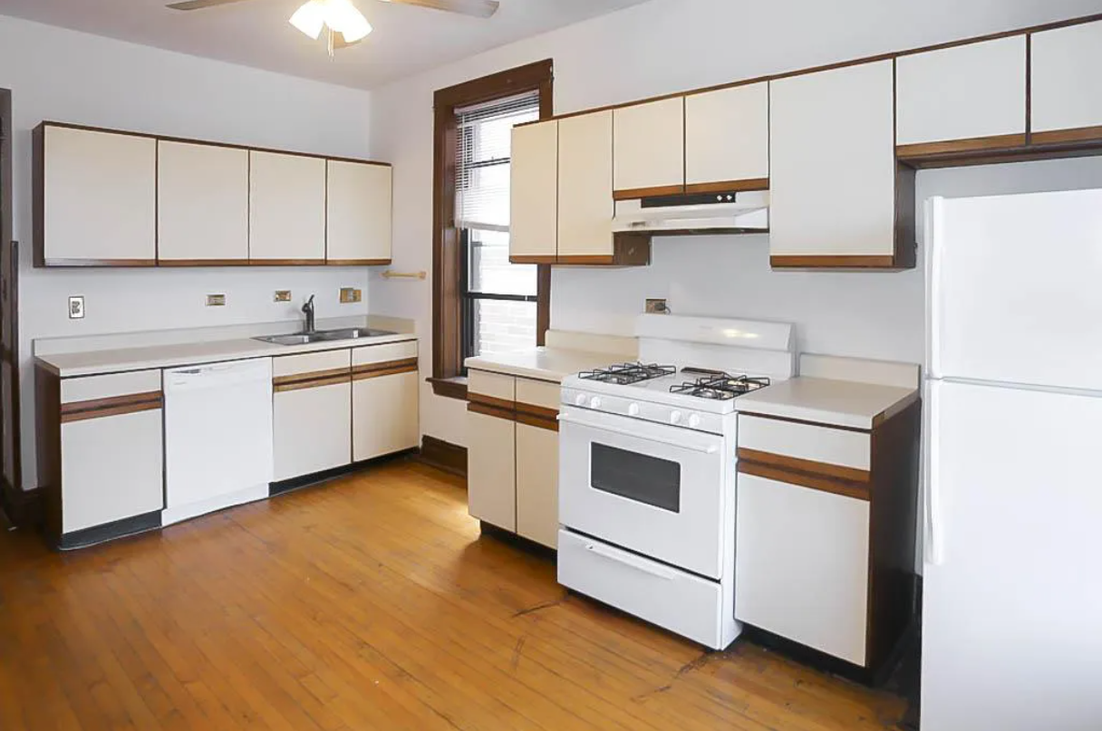 W Diversey Pkwy & N Wayne Ave - Photo 2 of 7