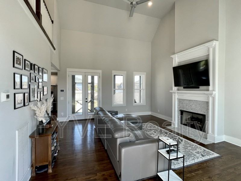 1516 17th Ave N - Photo 3 of 25