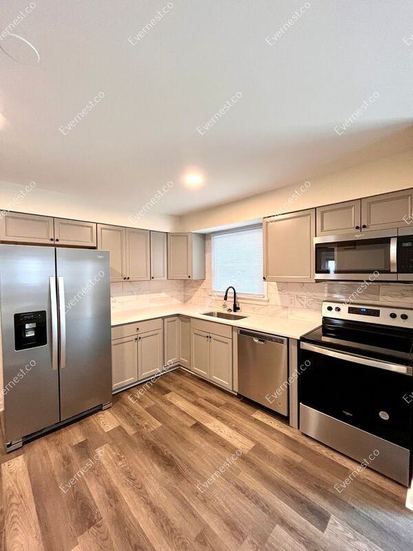 11106 Beechdale Rd - Photo 3 of 21