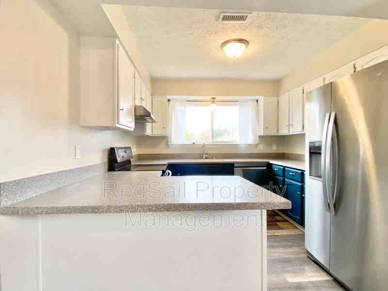 2 Still Harbor Ct - Photo 4 of 25