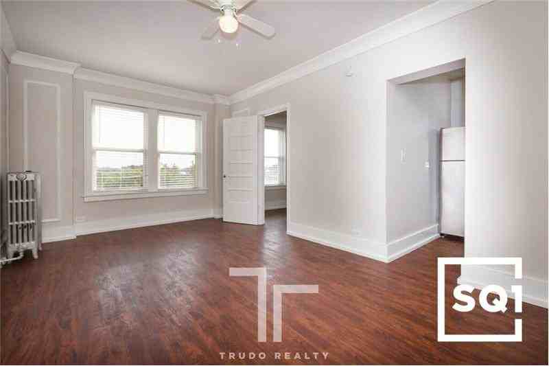 6748 N Ashland Ave #6748-604 - Photo 2 of 4