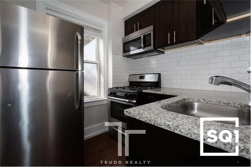 6748 N Ashland Ave #6748-604 - Photo 3 of 4