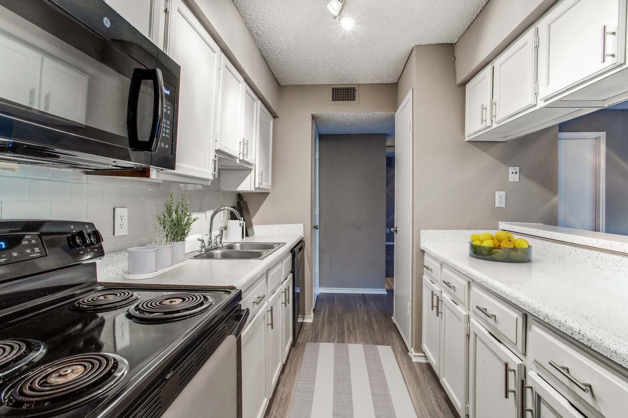 z-102523-Wooded Creek - Photo 2 of 13