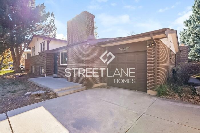 3025 S Ingalls Way - Photo 2 of 15