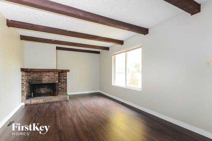 6907 Summerfield Dr N - Photo 2 of 15
