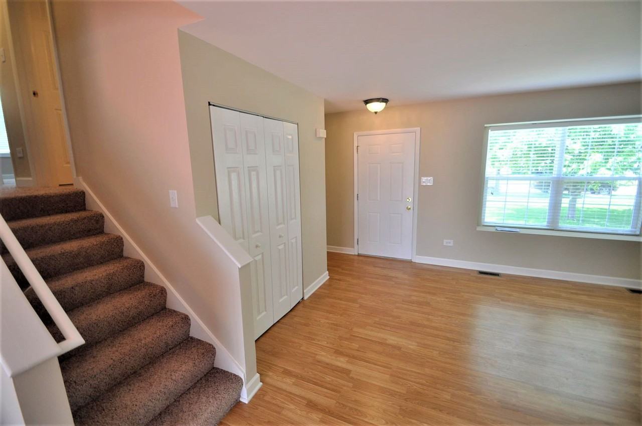 5314 Lindenwood Cir - Photo 2 of 14