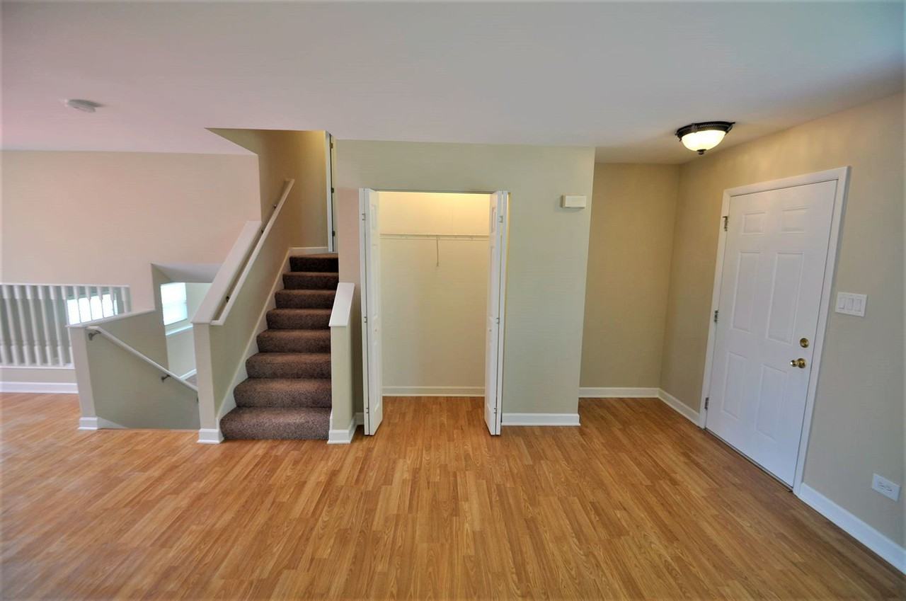 5314 Lindenwood Cir - Photo 3 of 14