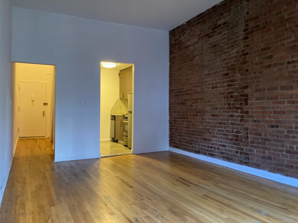 E 80th St #6B - Photo 3 of 9