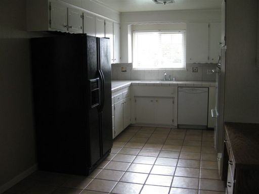 776 Charlene Way - Photo 3 of 6