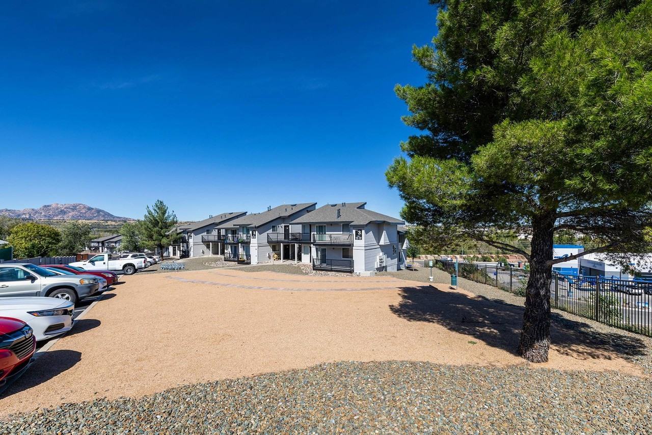 Prescott View Apartments - Photo 5 of 12