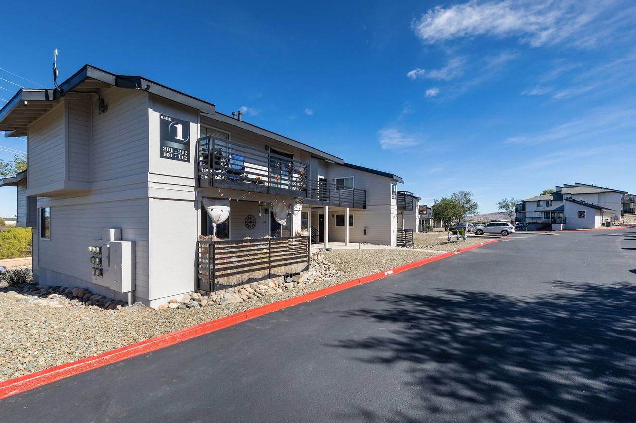 Prescott View Apartments - Photo 7 of 12