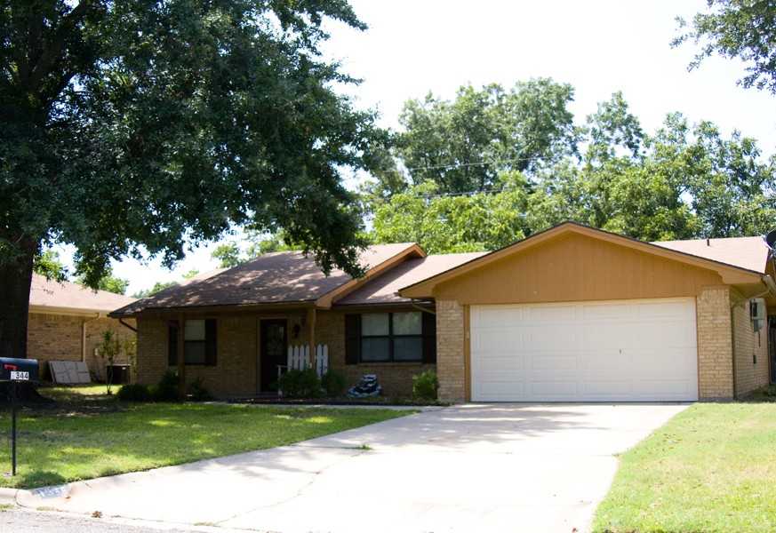 1344 Inglewood Dr #1 - Photo 3 of 21