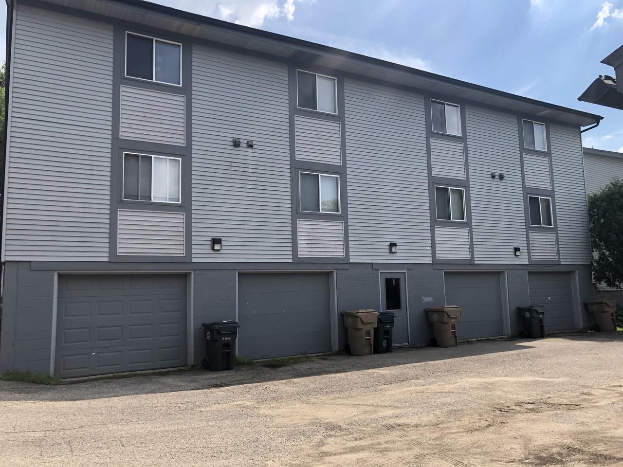 6748 Jacobs Way - Photo 5 of 7