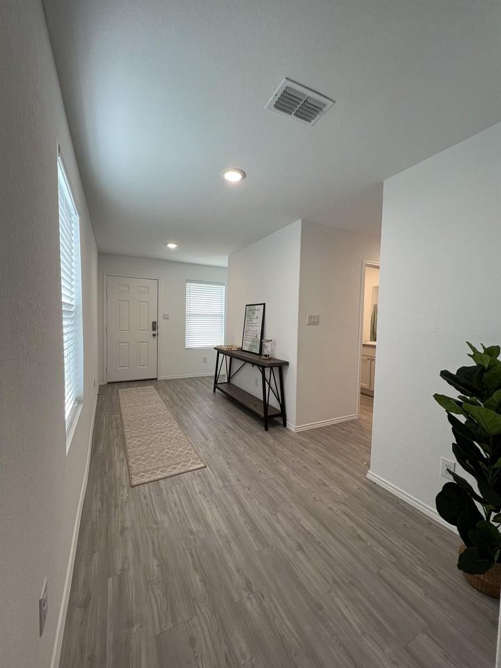 8523 Grosebeak Cv #1 - Photo 7 of 49