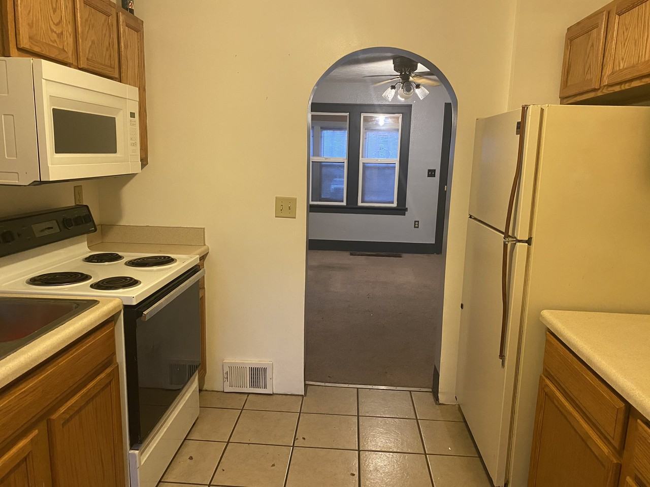 221 Burr St #1 - Photo 4 of 10