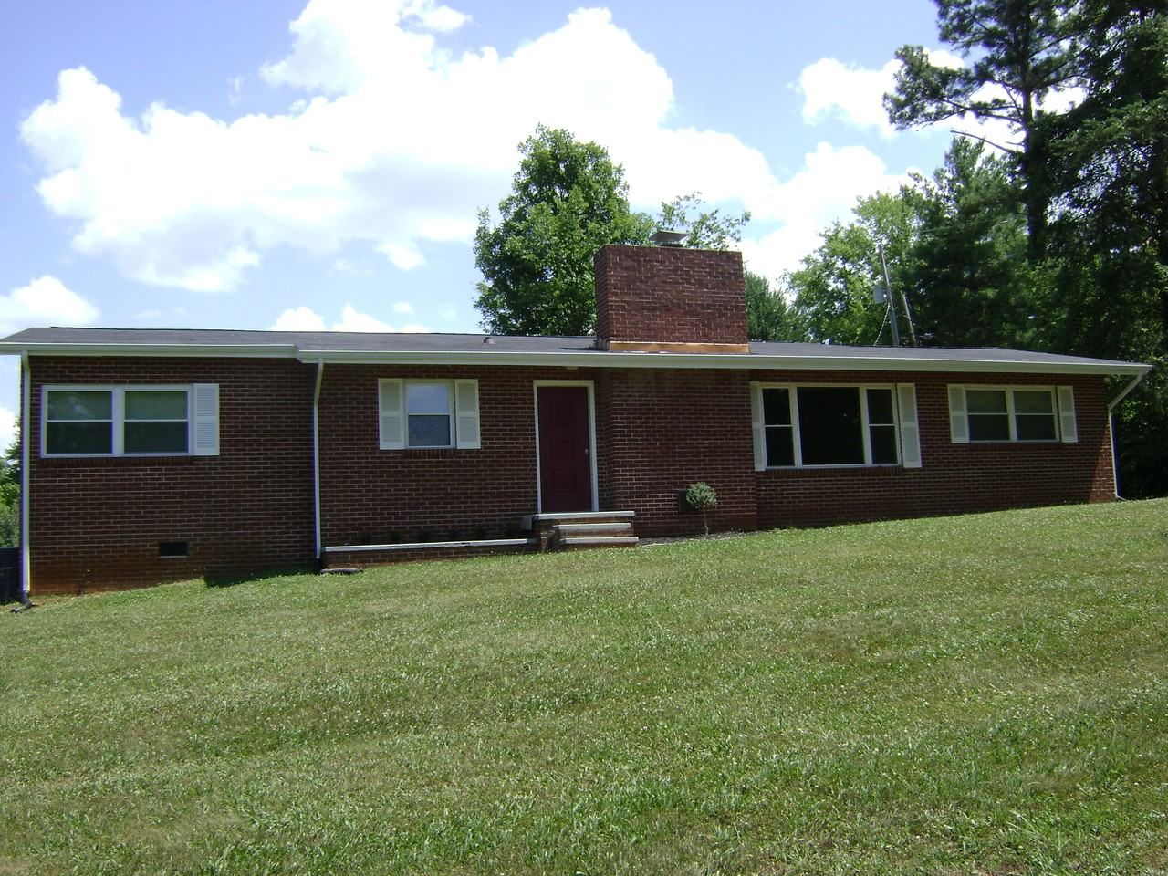 696 Evergreen Dr - Photo 2 of 23