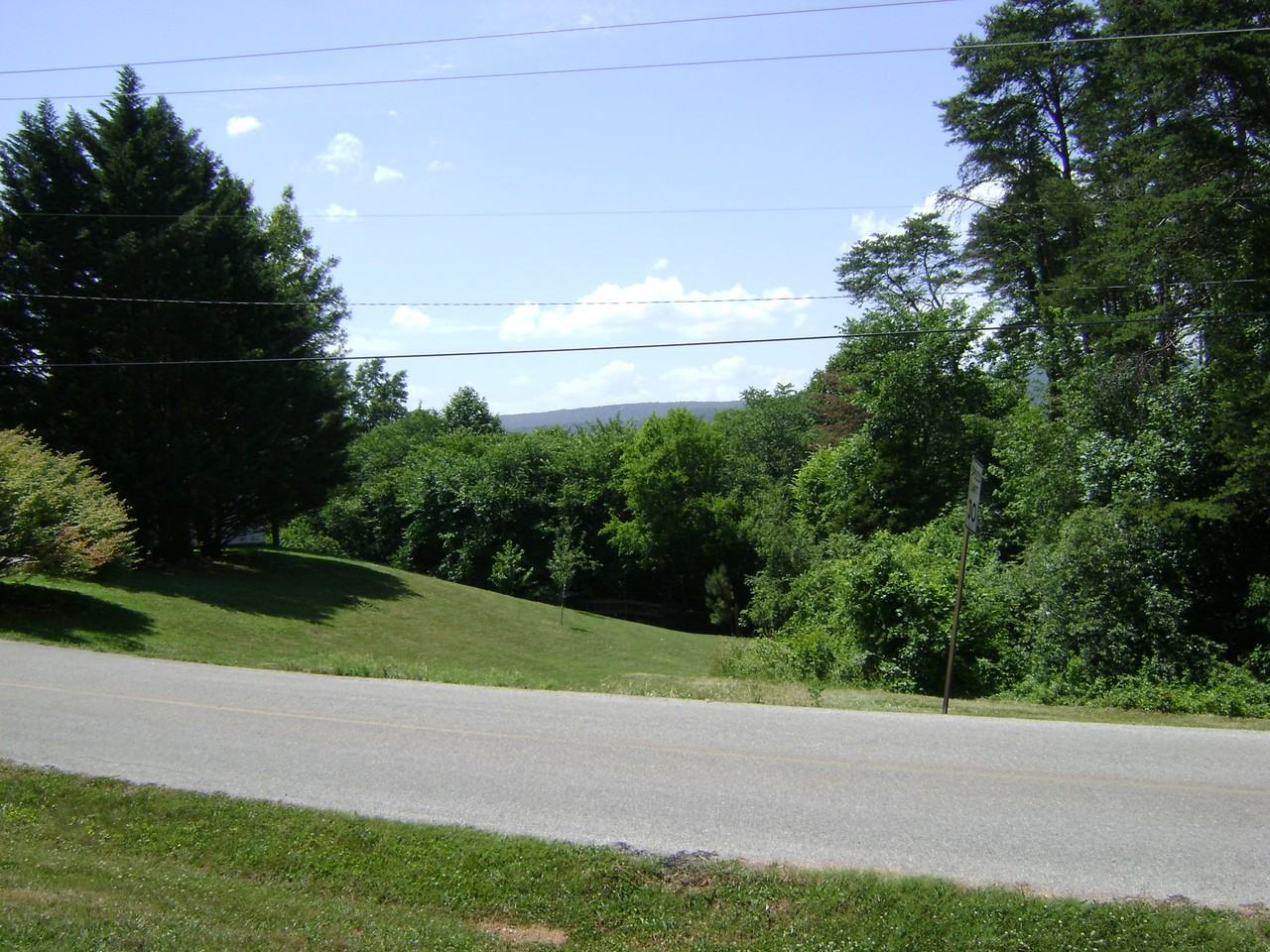 696 Evergreen Dr - Photo 3 of 23