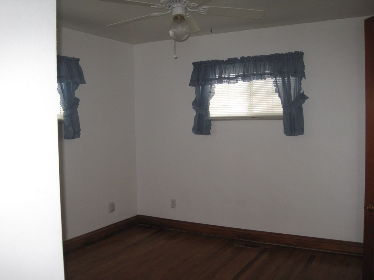 2719 Lincoln Ave - Photo 2 of 21