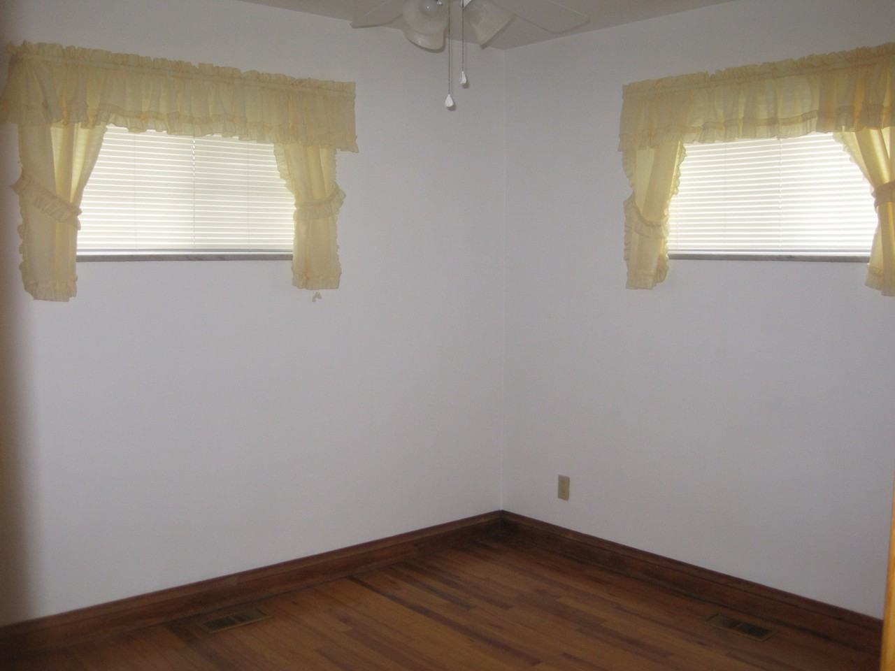 2719 Lincoln Ave - Photo 3 of 21