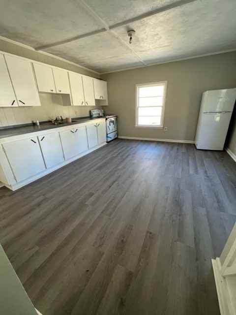 401 Walnut St #1 - Photo 5 of 9