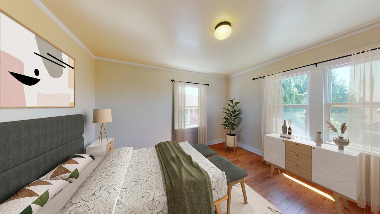 Spacious Beacon Hill craftsman with luscious backyard - Photo 6 of 18