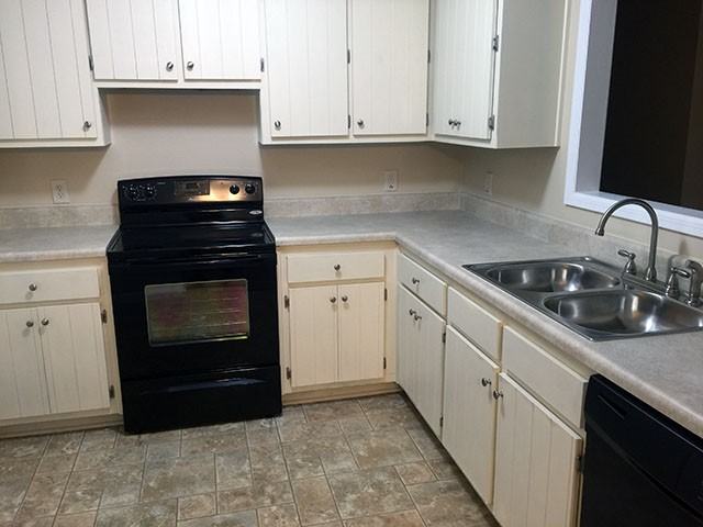 770 Villa Way - Photo 3 of 7