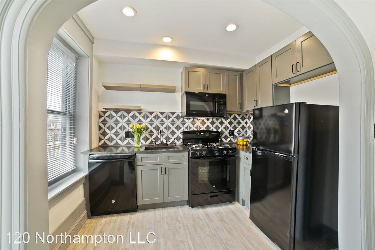 118 120 Northampton Street Apartments in College Hill, Easton, PA