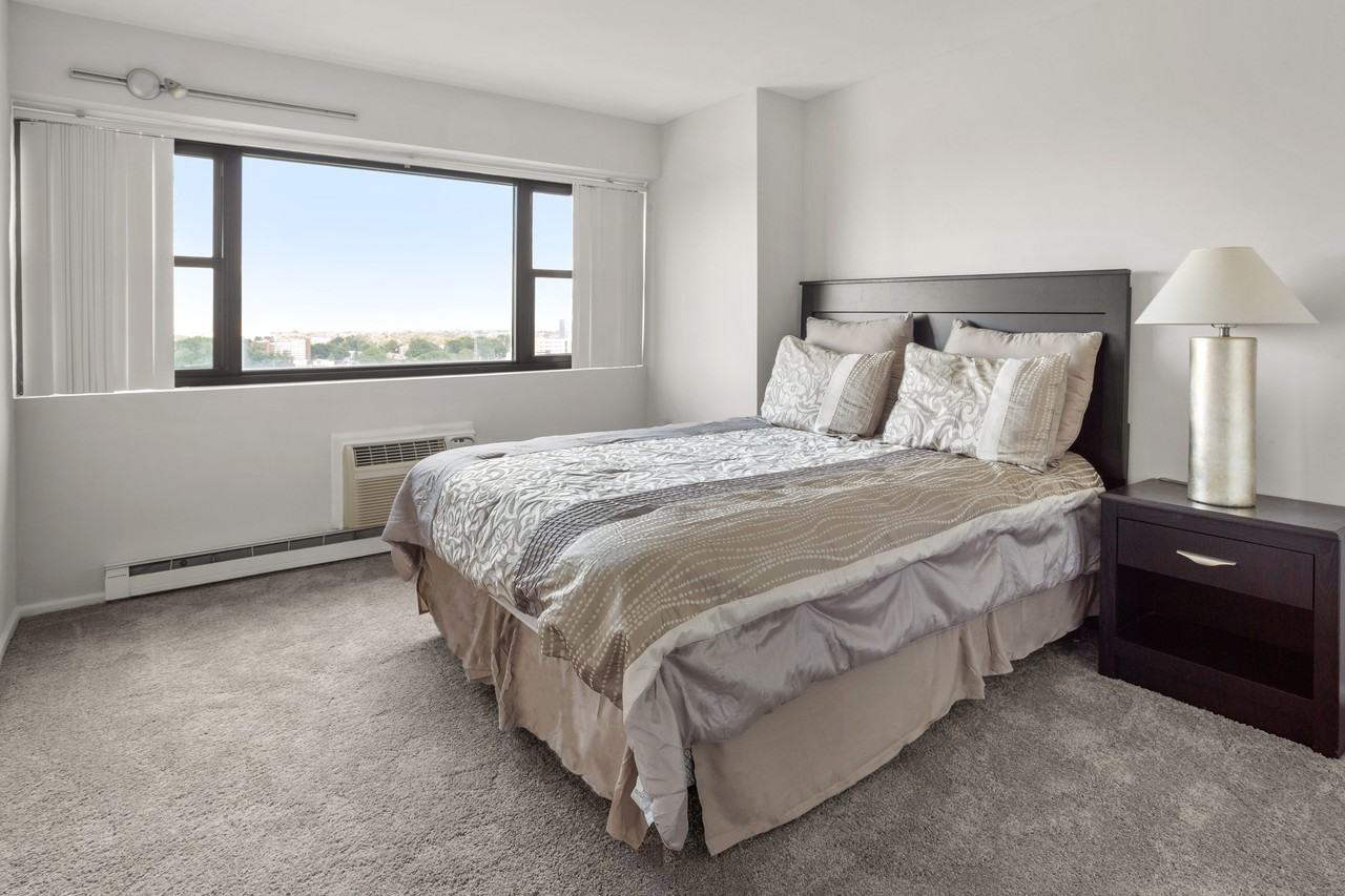 Vista - Photo 2 of 21