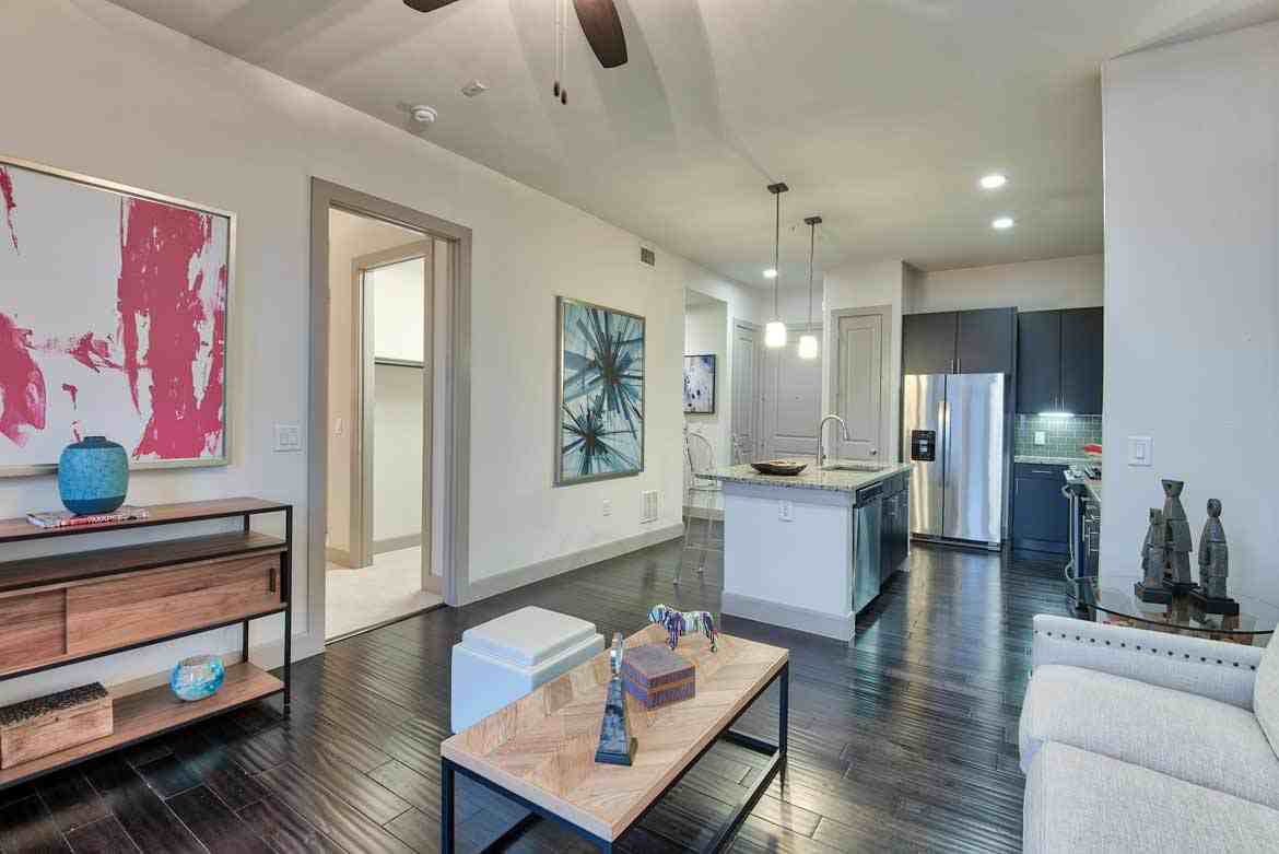 Midtown on the Rail - Photo 6 of 21