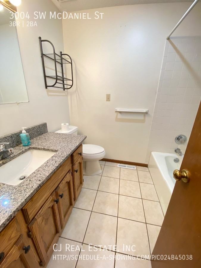 3004 Sw Mcdaniels St - Photo 5 of 11