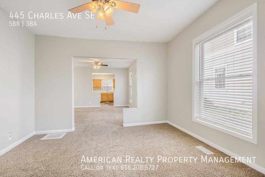 445 Charles Avenue Southeast - Photo 5 of 21