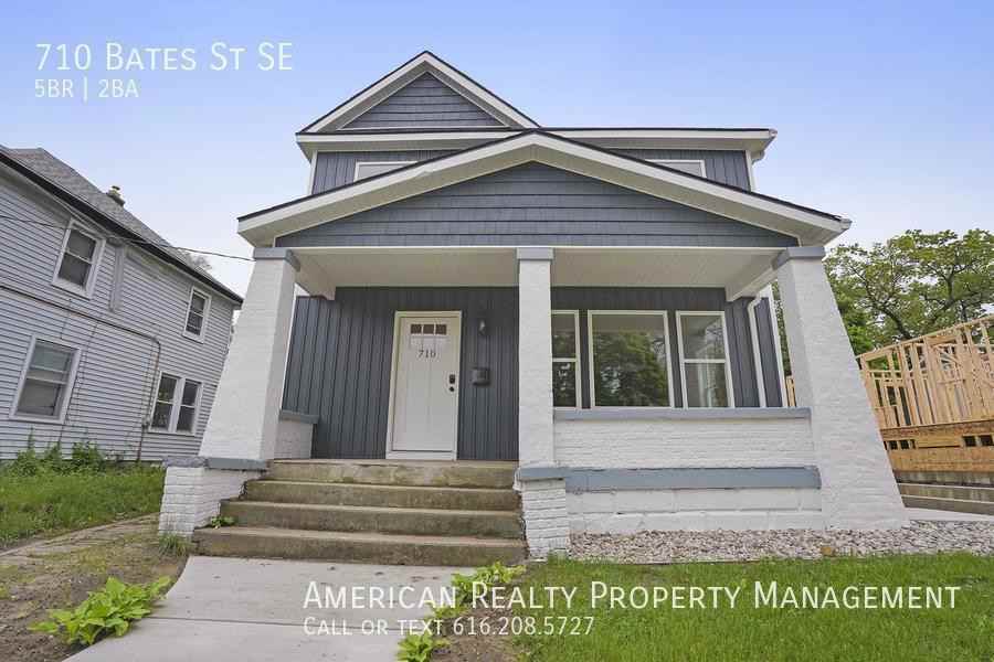 710 Bates St Se - Photo 2 of 20