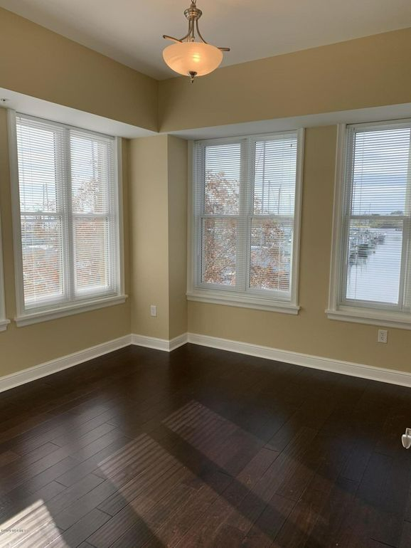 101 Sky Sail Blvd - Photo 2 of 17