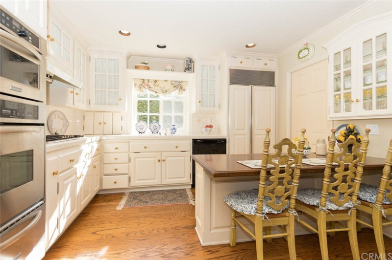 16658 Cedar Cir - Photo 2 of 13