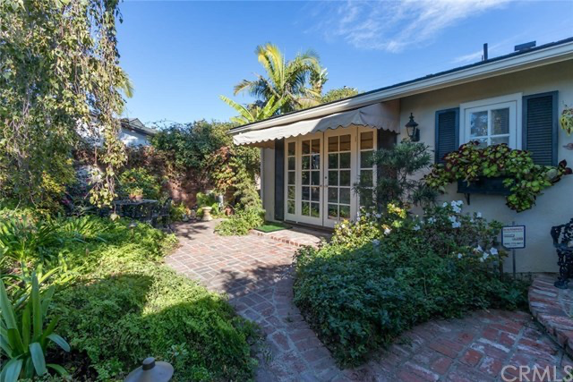 16658 Cedar Cir - Photo 3 of 13