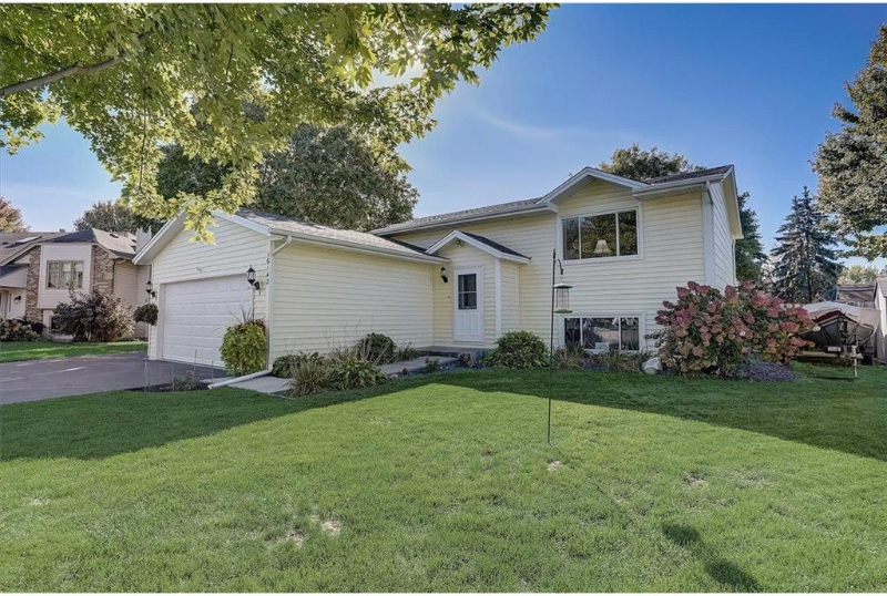 16142 Excelsior Ct - Photo 2 of 34