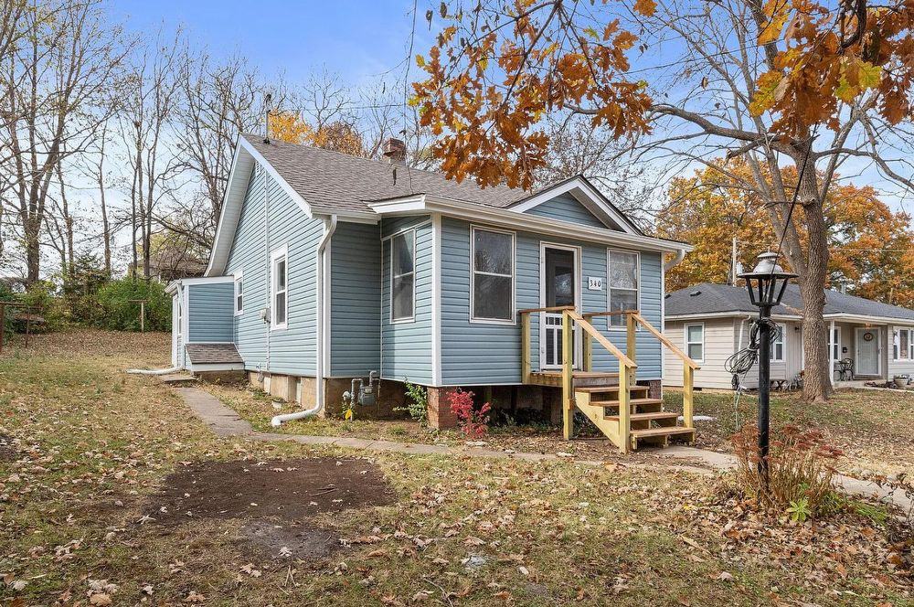 340 Allcutt Ave - Photo 2 of 18