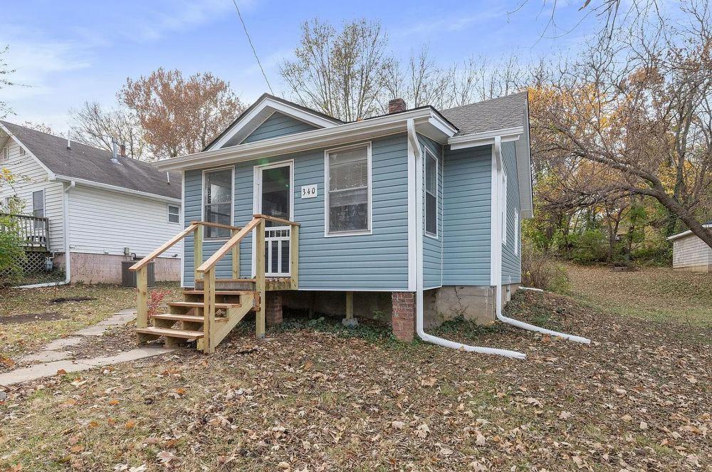 340 Allcutt Ave - Photo 3 of 18