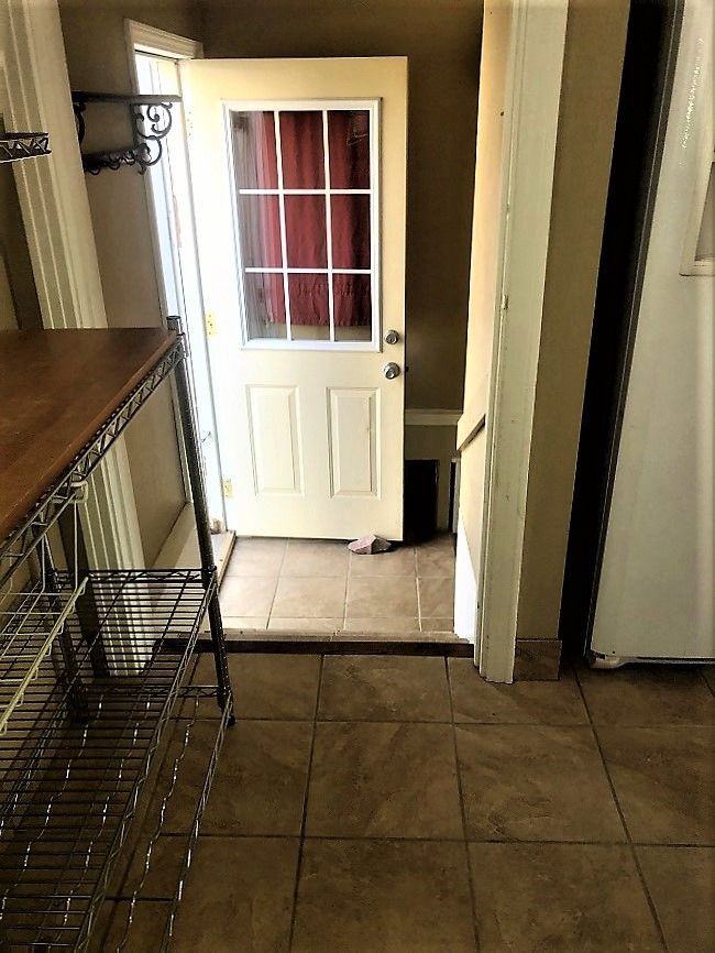 1214 1214 W 9th - Photo 3 of 19