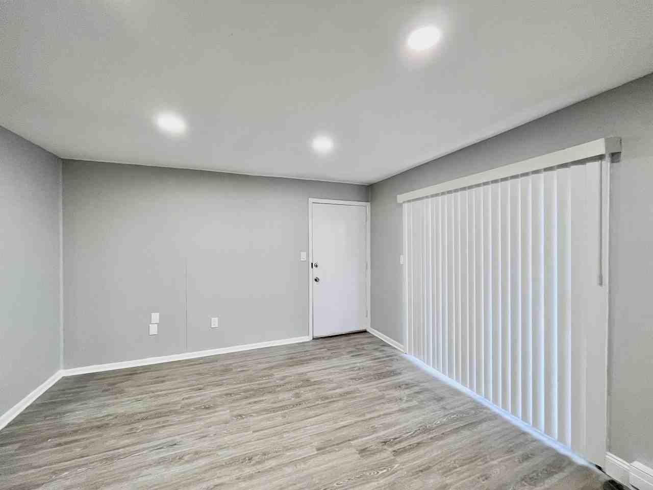 817 East Turner Street107 - Photo 2 of 5