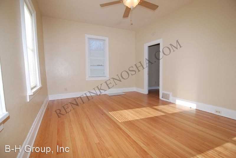 1010 45th St - Photo 3 of 16