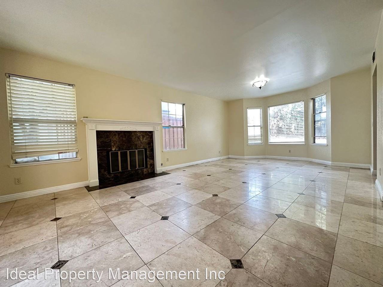 10742 Essex Pl - Photo 2 of 16