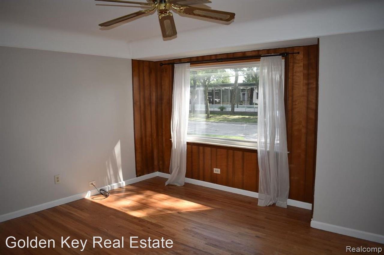 16146 May Ave - Photo 2 of 15