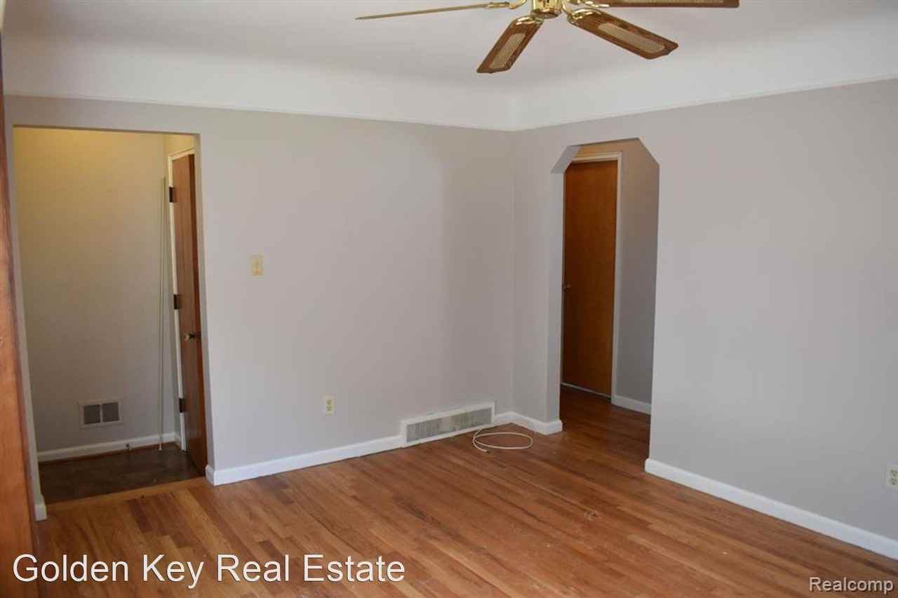 16146 May Ave - Photo 3 of 15